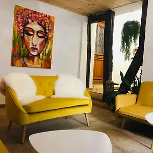  Appartement Labyrinthe Sur La Place D, Hotes , Calme ,netflix